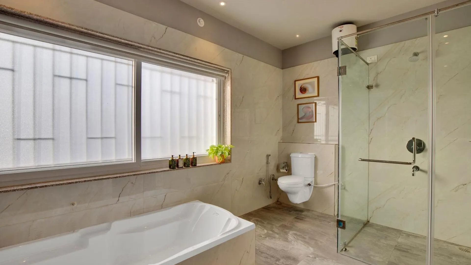 Elivaas Shourya Bliss Lux 3Bhk Villa With Pvt Pool, 우다이푸르