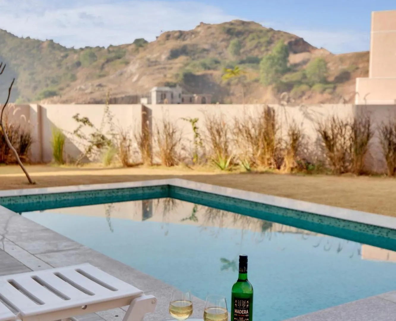 Elivaas Shourya Bliss Lux 3Bhk Villa With Pvt Pool, 우다이푸르 인도