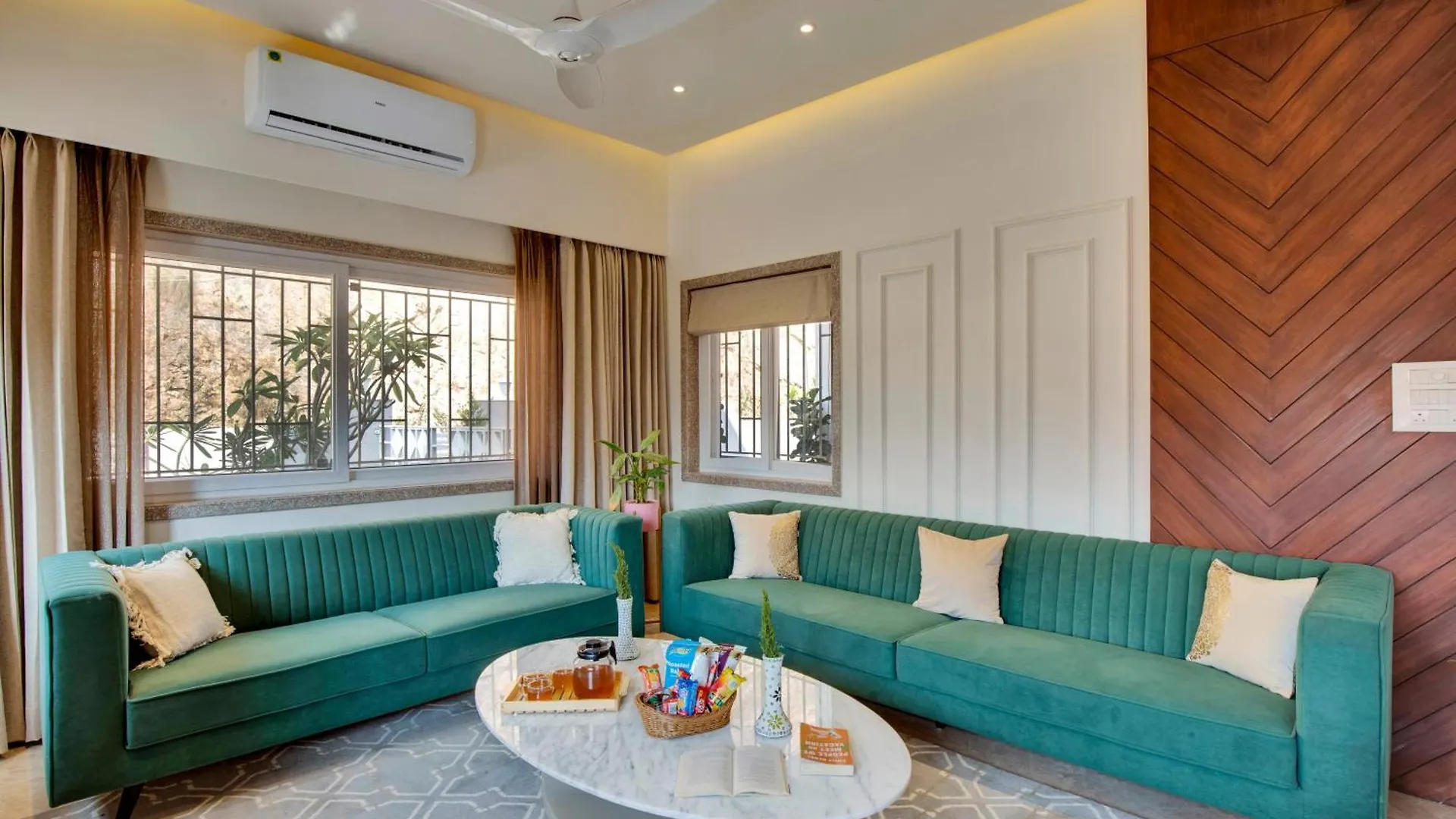 Elivaas Shourya Bliss Lux 3Bhk Villa With Pvt Pool, أُودايبور