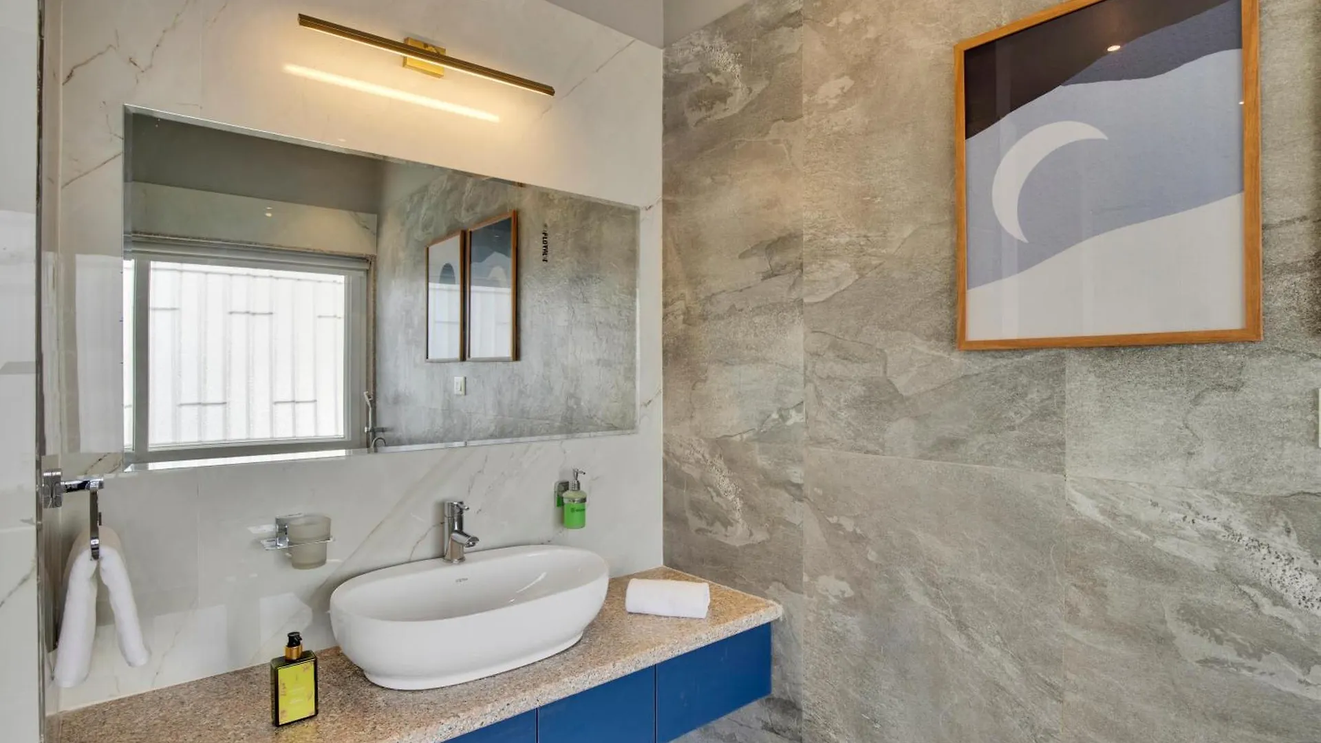 Elivaas Shourya Bliss Lux 3Bhk Villa With Pvt Pool, أُودايبور 0*,  الهند